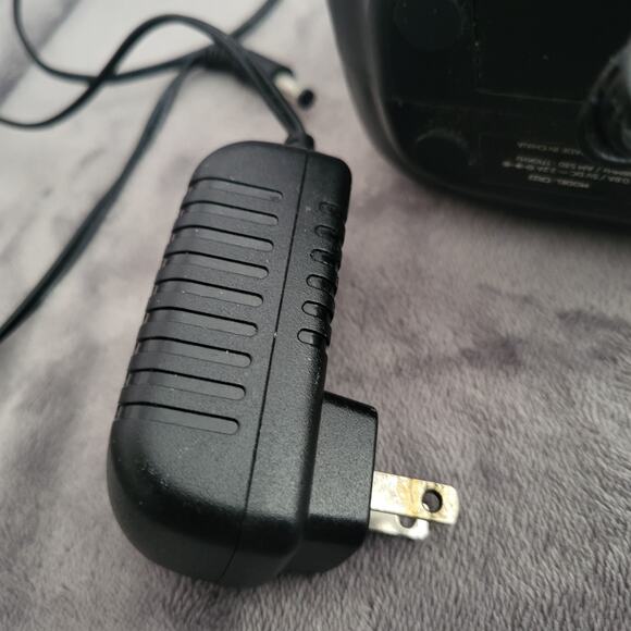 Set of 2 World Travel Clock Currency Converter Worldtime & Plug In Digital Clock - Picture 5 of 16